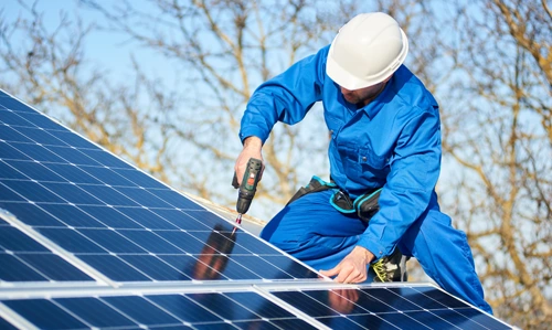 ÉLECTRICIEN PHOTOVOLTAÏQUE