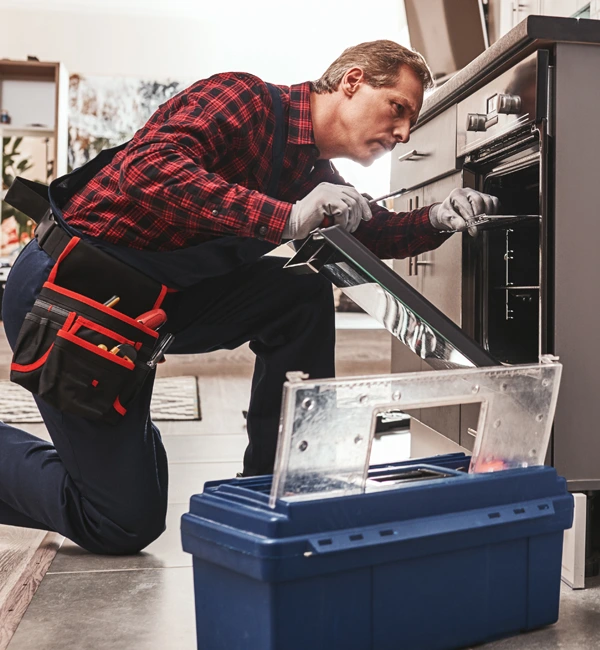 LE TECHNICIEN EN ÉLECTROMÉNAGER